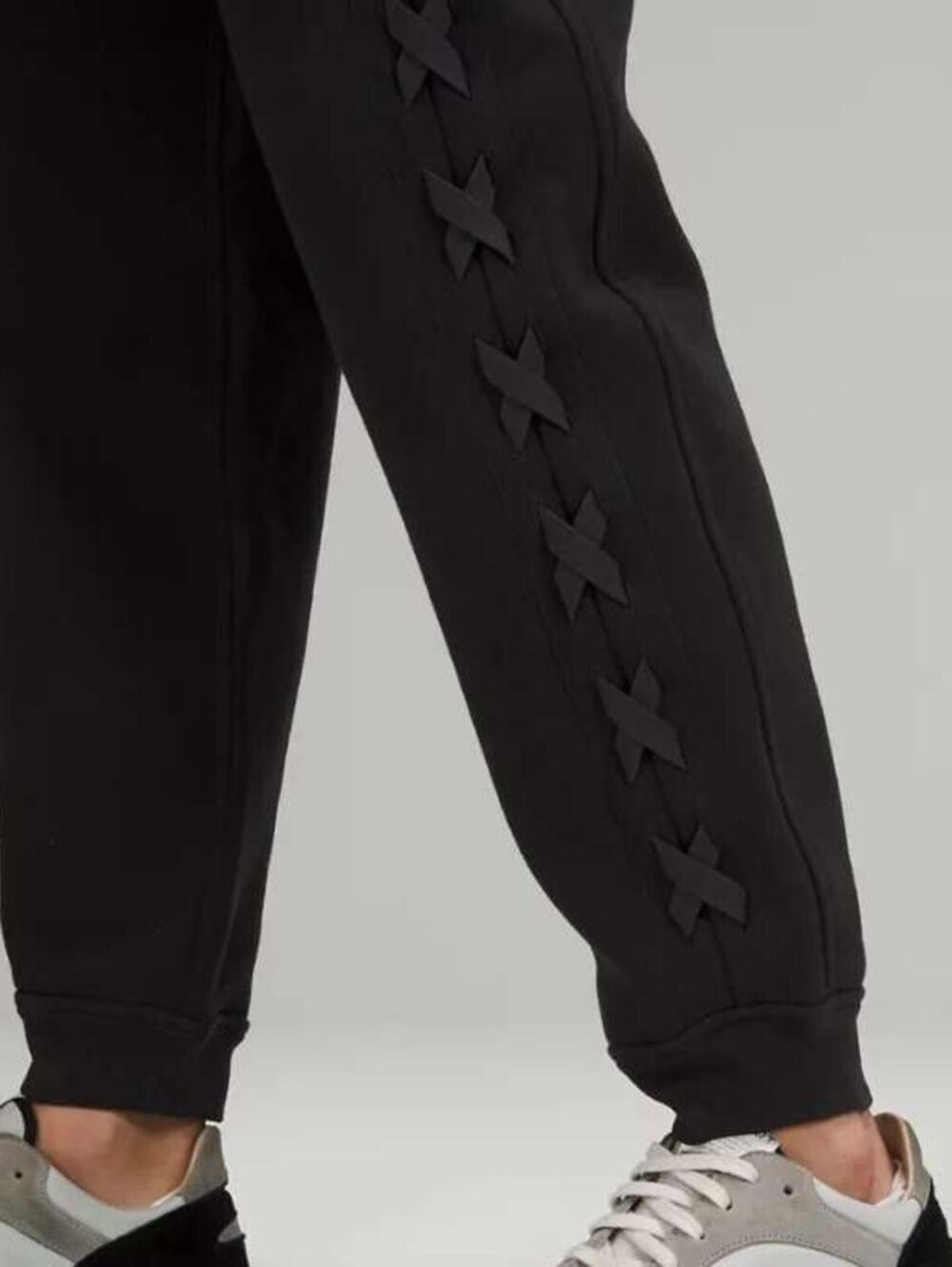 Lululemon Black Braided Detail Joggers Women’s Size 4
